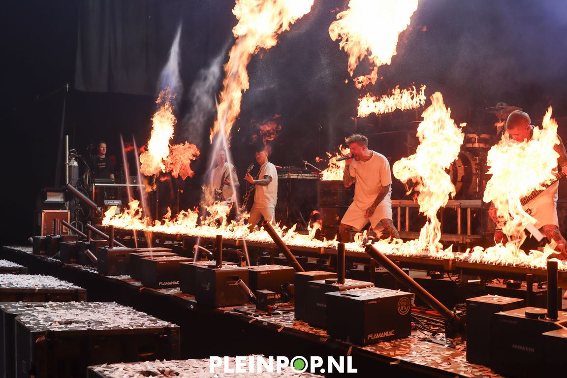 THE DIRTY DADDIES     (65)